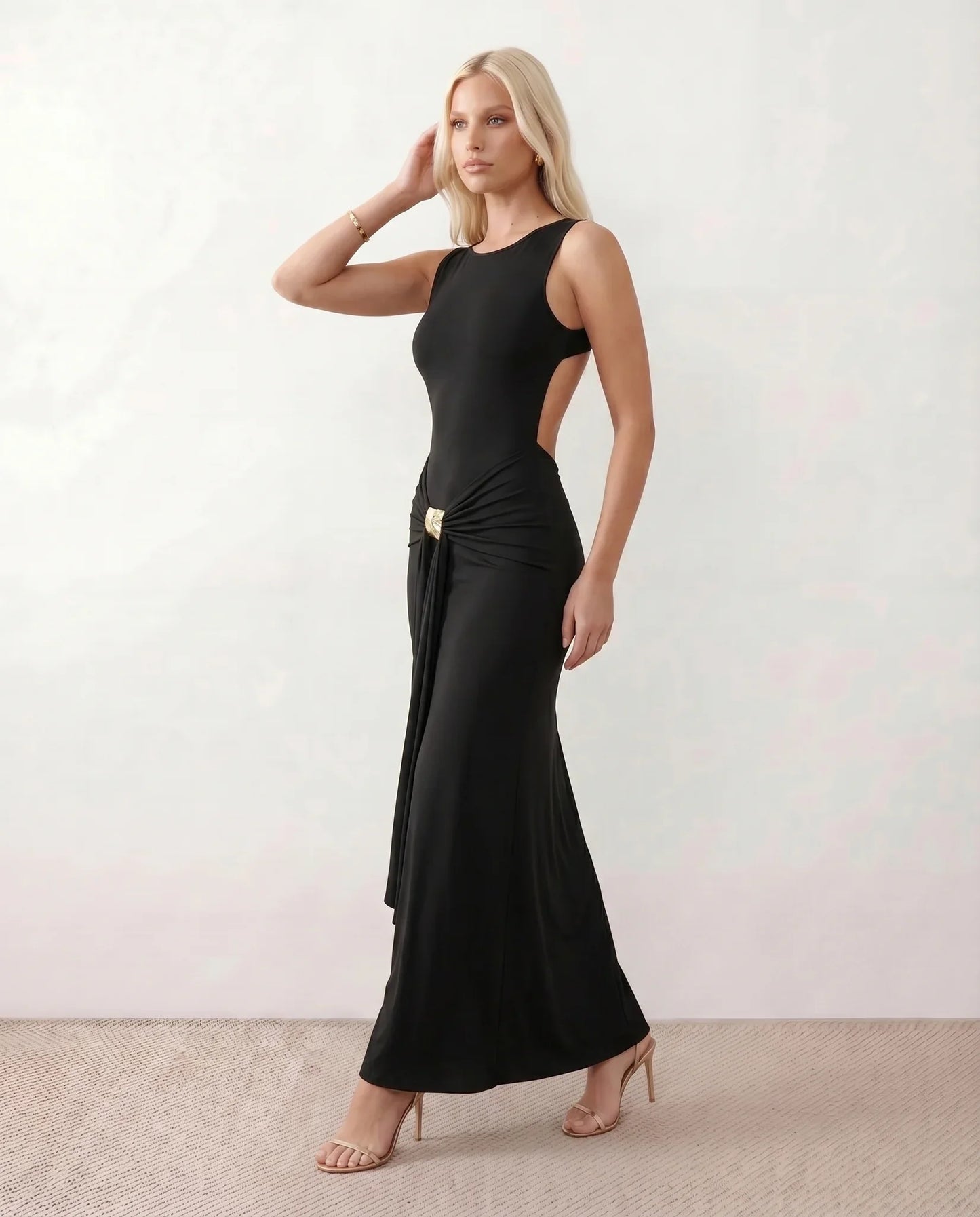 Yseult | Women's Open Back Fitted Maxi Dress