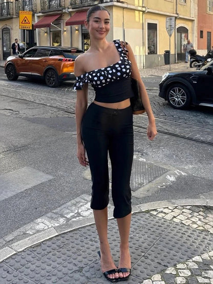 Julienne | Tailored Black Capri Pants